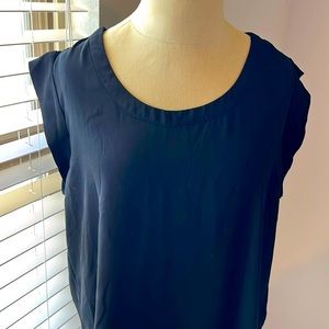 Pleione black, flutter sleeve top